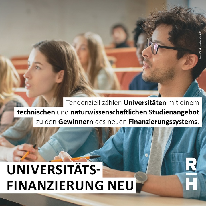 Studentinnen und Studenten in einem Hörsaal - Copyright:  Foto: iStock/gorodenkoff